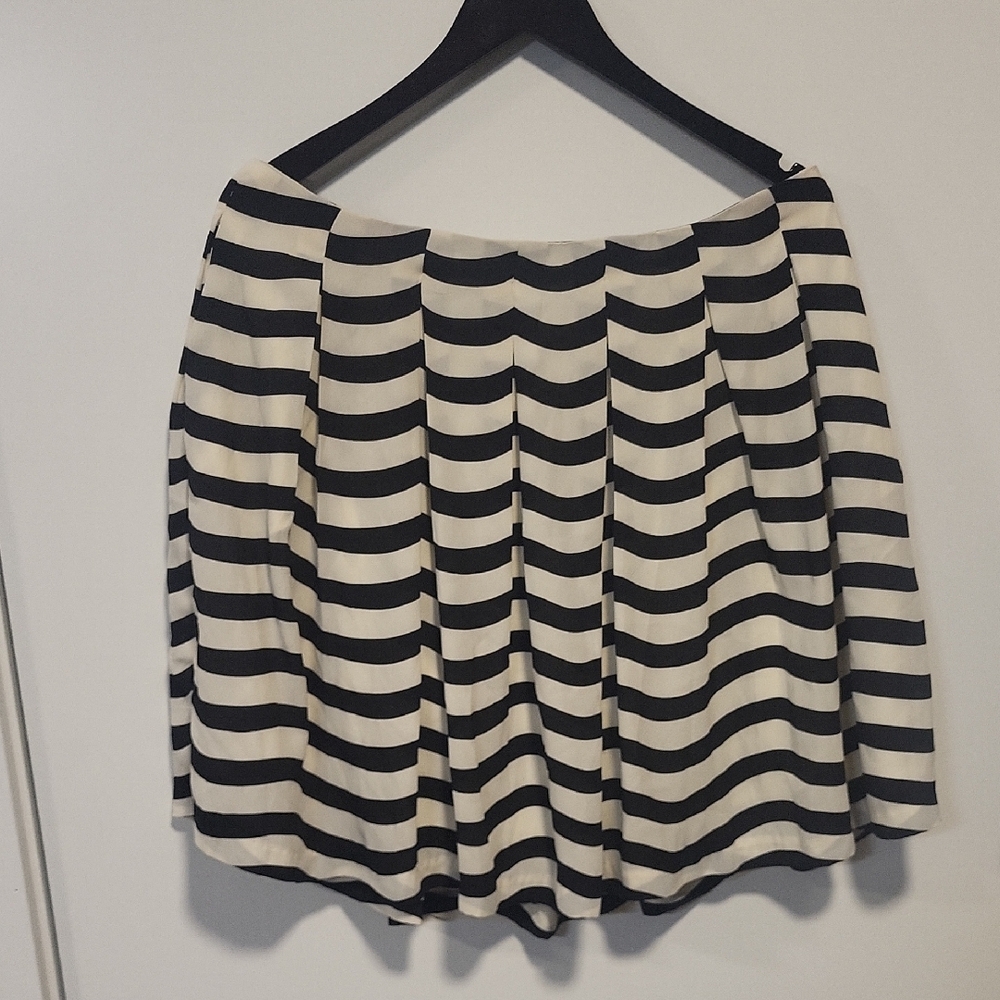 Banana Republic Black and White Striped Mini Skirt